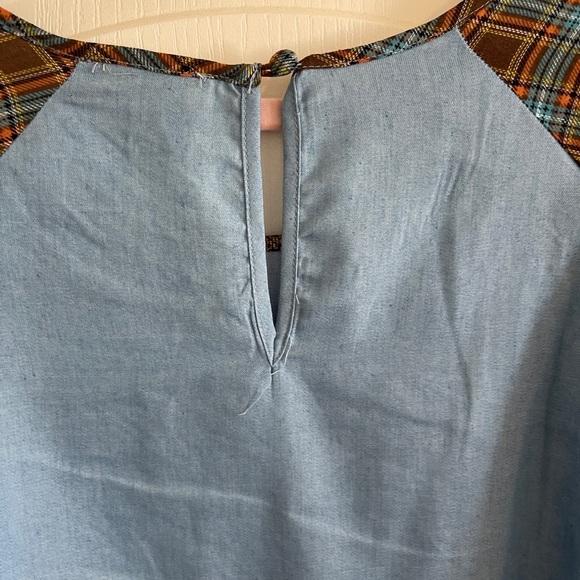 Kori Fall Chambray Top - Picture 9 of 11